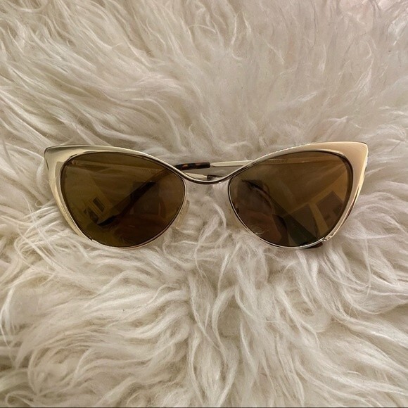 Holy Chic Bundle - Picture 5 of 7